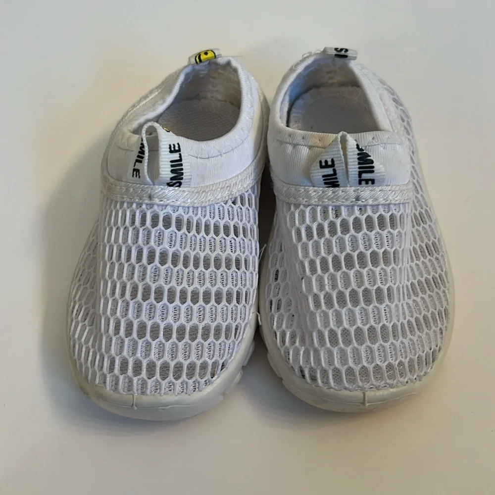 VGUC Unisex Water Shoes